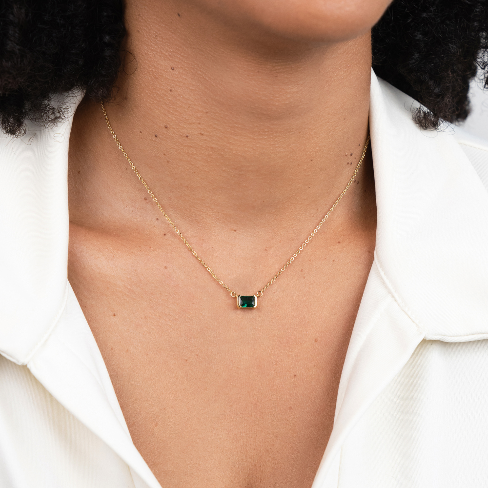 Delikat smaragdhalsband
